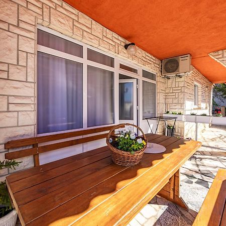 New Apartment Lejla Sisan Exterior photo