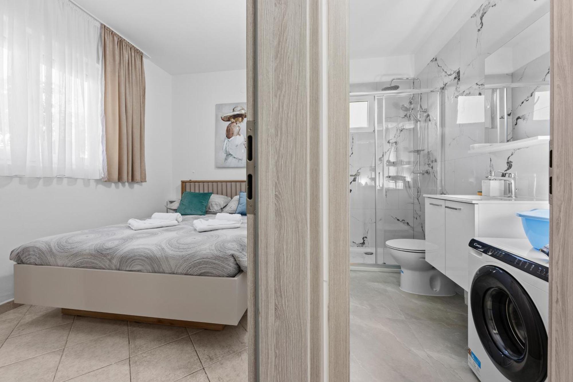 New Apartment Lejla Sisan Exterior photo