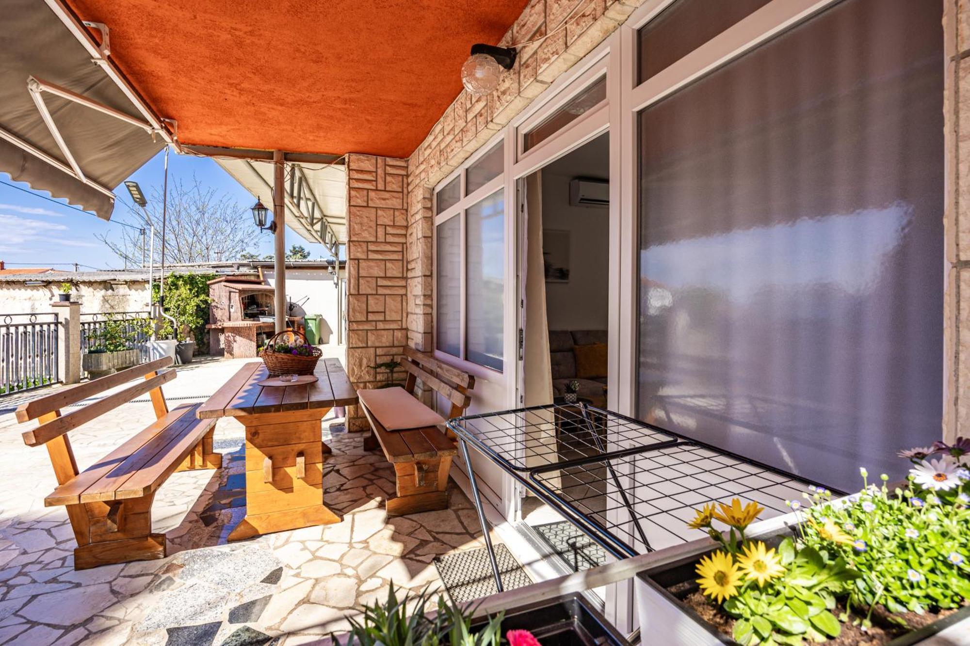 New Apartment Lejla Sisan Exterior photo